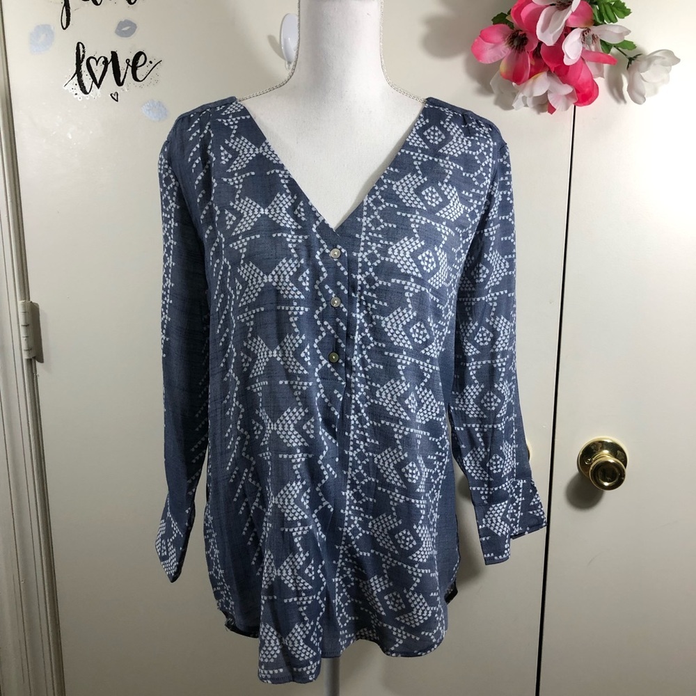 COMO BLACK CHAMBRAY LOOK V NECKLINE TOP SIZE MED